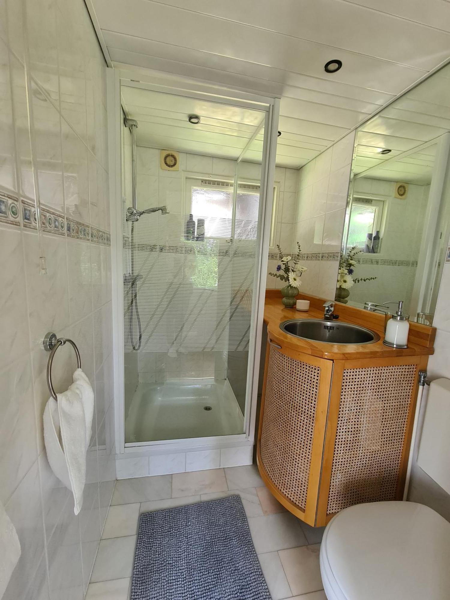 Schoonrewoerd Cherry Cottage מראה חיצוני תמונה